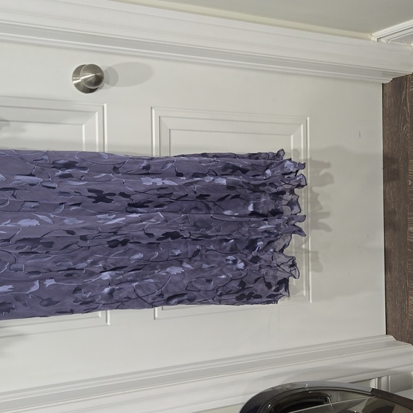 Formal Dress - Picture 4 of 7